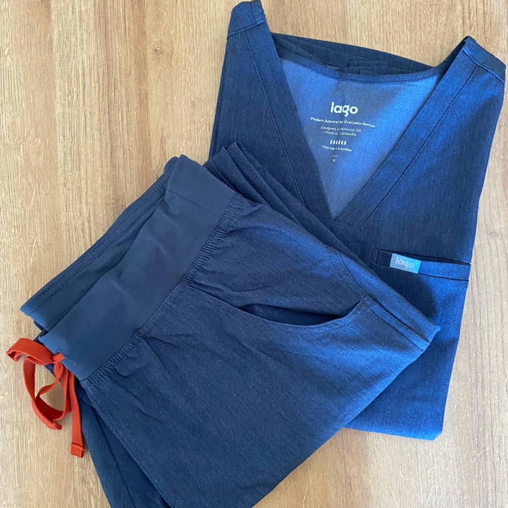 Lago Scrub Set